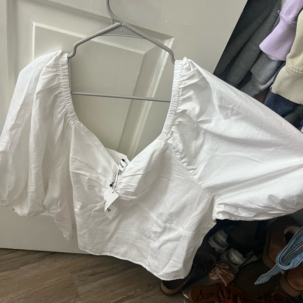 white amazon puff sleeve top